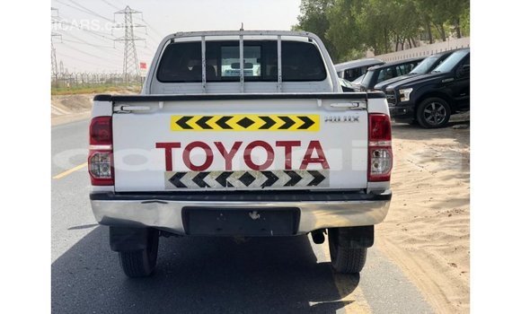 Acheter Import Voiture Toyota Hilux Blanc à Import - Dubai, État d'Abia Acheter Import Voiture Toyota Hilux Blanc à Import - Dubai, État d'Abia