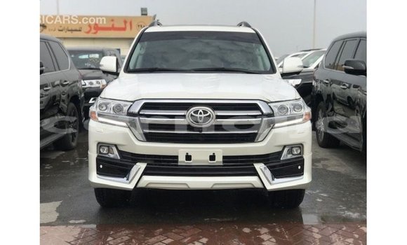 Buy Import Toyota Land Cruiser White Car in Import - Dubai in Abia State Buy Import Toyota Land Cruiser White Car in Import - Dubai in Abia State