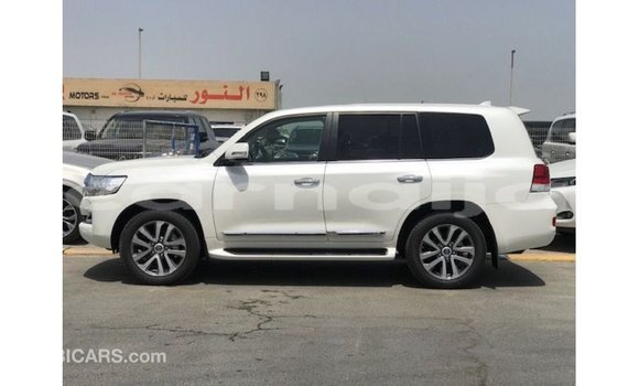 Acheter Import Voiture Toyota Land Cruiser Blanc à Import - Dubai, État d'Abia Acheter Import Voiture Toyota Land Cruiser Blanc à Import - Dubai, État d'Abia