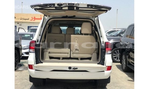 Acheter Import Voiture Toyota Land Cruiser Blanc à Import - Dubai, État d'Abia Acheter Import Voiture Toyota Land Cruiser Blanc à Import - Dubai, État d'Abia