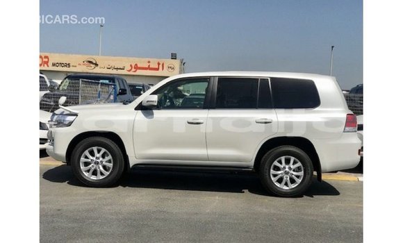 Buy Import Toyota Land Cruiser White Car in Import - Dubai in Abia State Buy Import Toyota Land Cruiser White Car in Import - Dubai in Abia State