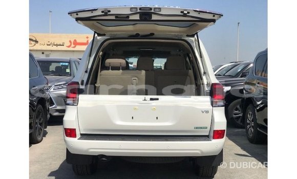 Buy Import Toyota Land Cruiser White Car in Import - Dubai in Abia State Buy Import Toyota Land Cruiser White Car in Import - Dubai in Abia State