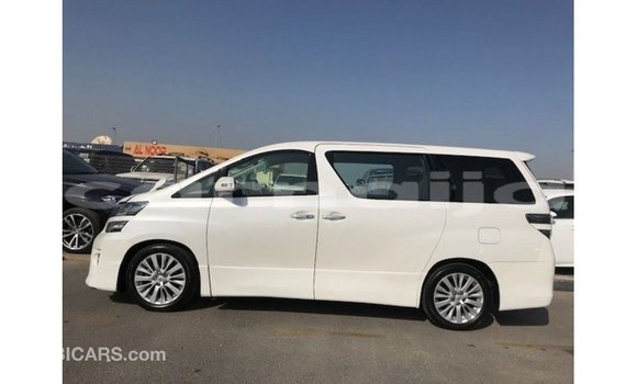 Buy Import Toyota Vellfire White Car in Import - Dubai in Abia State Buy Import Toyota Vellfire White Car in Import - Dubai in Abia State