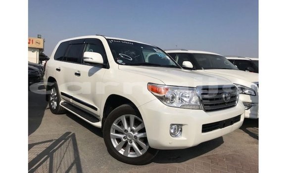 Acheter Import Voiture Toyota Land Cruiser Blanc à Import - Dubai, État d'Abia Acheter Import Voiture Toyota Land Cruiser Blanc à Import - Dubai, État d'Abia