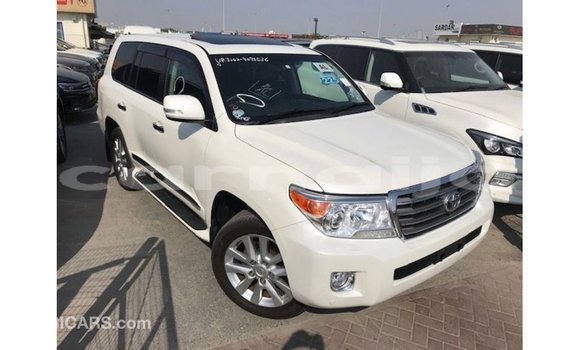Acheter Import Voiture Toyota Land Cruiser Blanc à Import - Dubai, État d'Abia Acheter Import Voiture Toyota Land Cruiser Blanc à Import - Dubai, État d'Abia