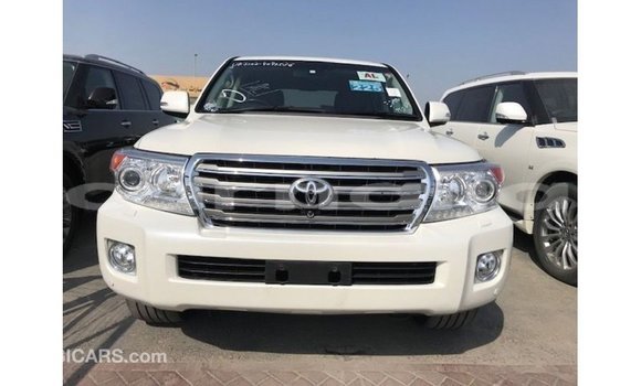 Acheter Import Voiture Toyota Land Cruiser Blanc à Import - Dubai, État d'Abia Acheter Import Voiture Toyota Land Cruiser Blanc à Import - Dubai, État d'Abia