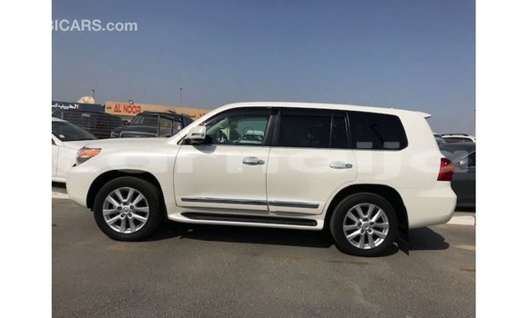 Acheter Import Voiture Toyota Land Cruiser Blanc à Import - Dubai, État d'Abia Acheter Import Voiture Toyota Land Cruiser Blanc à Import - Dubai, État d'Abia