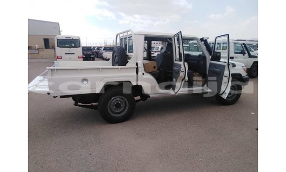 Buy Import Toyota Land Cruiser White Car in Import - Dubai in Abia State Buy Import Toyota Land Cruiser White Car in Import - Dubai in Abia State
