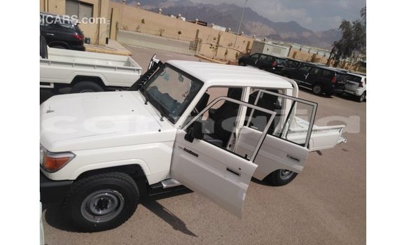 Buy Import Toyota Land Cruiser White Car in Import - Dubai in Abia State Buy Import Toyota Land Cruiser White Car in Import - Dubai in Abia State