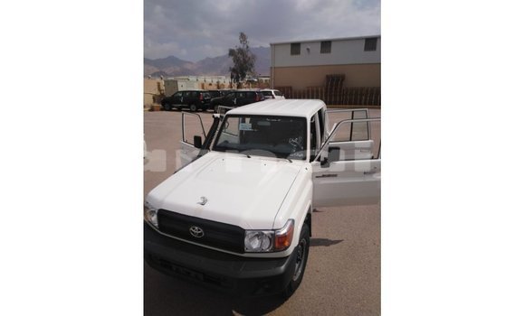 Buy Import Toyota Land Cruiser White Car in Import - Dubai in Abia State Buy Import Toyota Land Cruiser White Car in Import - Dubai in Abia State
