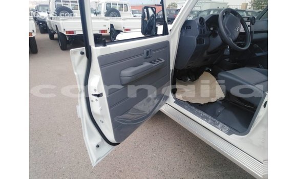 Buy Import Toyota Land Cruiser White Car in Import - Dubai in Abia State Buy Import Toyota Land Cruiser White Car in Import - Dubai in Abia State