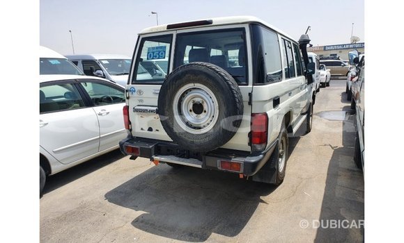 Buy Import Toyota Land Cruiser White Car in Import - Dubai in Abia State Buy Import Toyota Land Cruiser White Car in Import - Dubai in Abia State