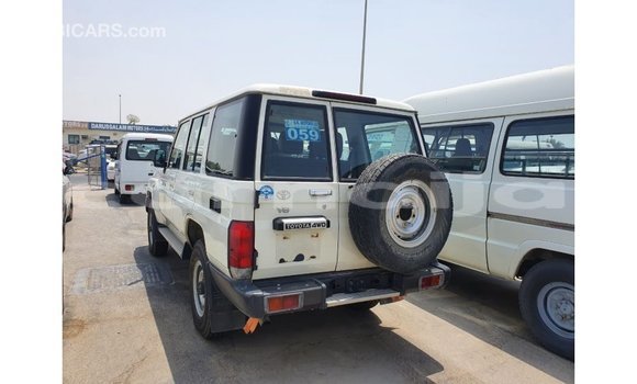 Buy Import Toyota Land Cruiser White Car in Import - Dubai in Abia State Buy Import Toyota Land Cruiser White Car in Import - Dubai in Abia State