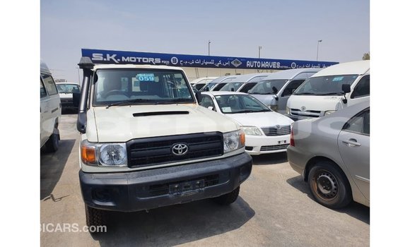 Buy Import Toyota Land Cruiser White Car in Import - Dubai in Abia State Buy Import Toyota Land Cruiser White Car in Import - Dubai in Abia State