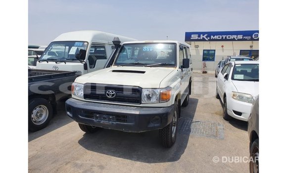 Buy Import Toyota Land Cruiser White Car in Import - Dubai in Abia State Buy Import Toyota Land Cruiser White Car in Import - Dubai in Abia State