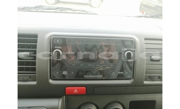 Acheter Import Utilitaire Toyota DA Blanc à Import - Dubai, État d'Abia Acheter Import Utilitaire Toyota DA Blanc à Import - Dubai, État d'Abia