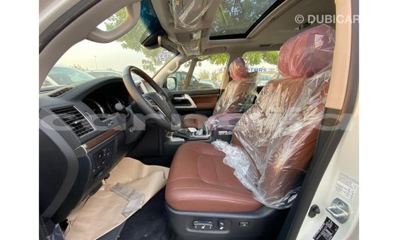 Acheter Import Utilitaire Toyota DA Blanc à Import - Dubai, État d'Abia Acheter Import Utilitaire Toyota DA Blanc à Import - Dubai, État d'Abia