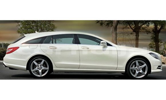 Buy Import Mercedes-Benz 190 White Car in Import - Dubai in Abia State Buy Import Mercedes-Benz 190 White Car in Import - Dubai in Abia State