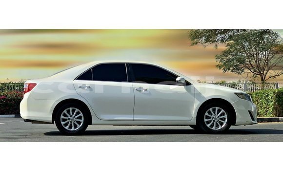 Buy Import Toyota Camry White Car in Import - Dubai in Abia State Buy Import Toyota Camry White Car in Import - Dubai in Abia State