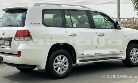 Buy Import Toyota Land Cruiser White Car in Import - Dubai in Abia State Buy Import Toyota Land Cruiser White Car in Import - Dubai in Abia State