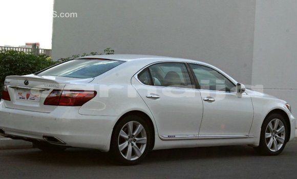 Buy Import Lexus LS White Car in Import - Dubai in Abia State Buy Import Lexus LS White Car in Import - Dubai in Abia State