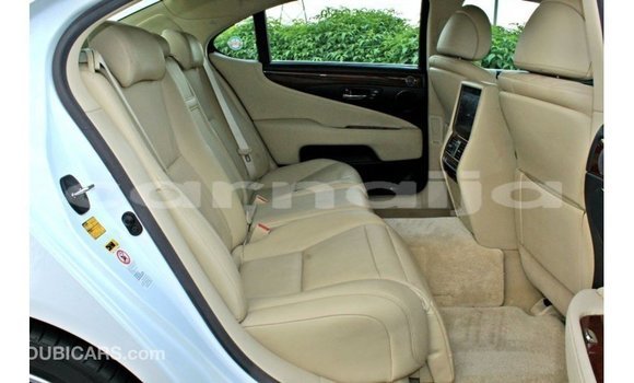 Buy Import Lexus LS White Car in Import - Dubai in Abia State Buy Import Lexus LS White Car in Import - Dubai in Abia State