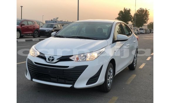 Buy Import Toyota DA White Truck in Import - Dubai in Abia State Buy Import Toyota DA White Truck in Import - Dubai in Abia State