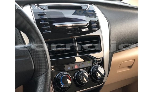 Buy Import Toyota DA White Truck in Import - Dubai in Abia State Buy Import Toyota DA White Truck in Import - Dubai in Abia State