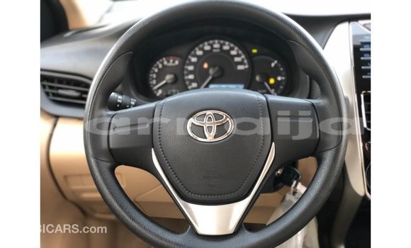 Buy Import Toyota DA White Truck in Import - Dubai in Abia State Buy Import Toyota DA White Truck in Import - Dubai in Abia State