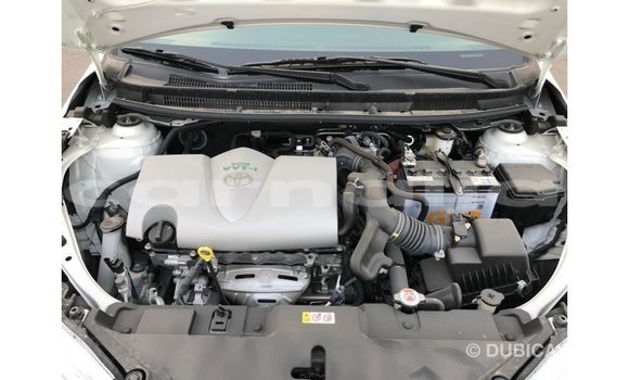 Buy Import Toyota DA White Truck in Import - Dubai in Abia State Buy Import Toyota DA White Truck in Import - Dubai in Abia State