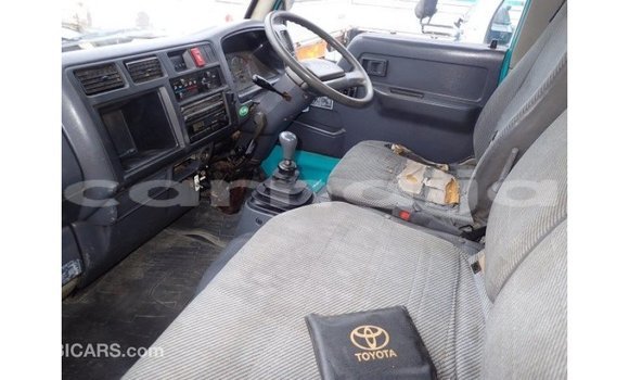 Acheter Import Utilitaire Toyota HiAce Vert à Import - Dubai, État d'Abia Acheter Import Utilitaire Toyota HiAce Vert à Import - Dubai, État d'Abia