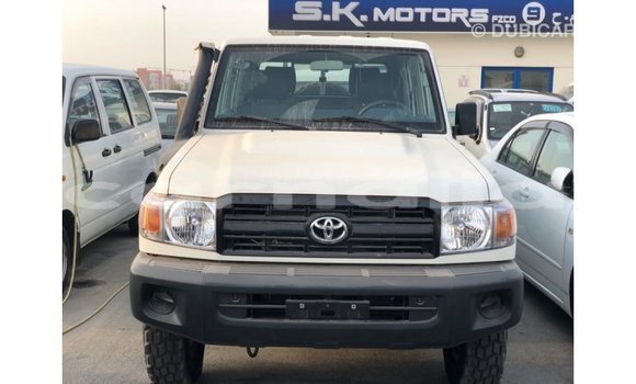 Buy Import Toyota Land Cruiser White Car in Import - Dubai in Abia State Buy Import Toyota Land Cruiser White Car in Import - Dubai in Abia State