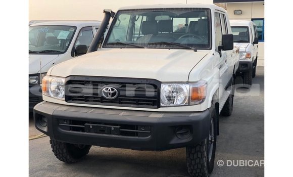 Buy Import Toyota Land Cruiser White Car in Import - Dubai in Abia State Buy Import Toyota Land Cruiser White Car in Import - Dubai in Abia State