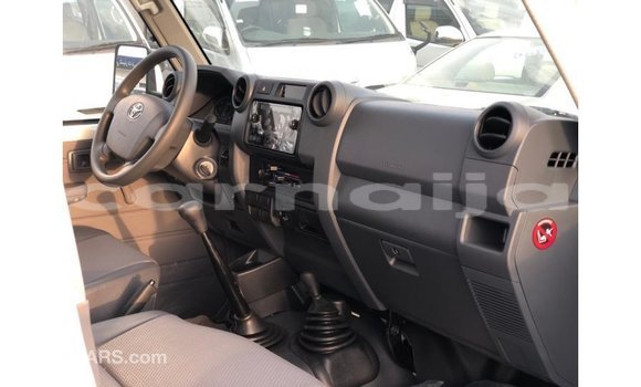 Buy Import Toyota Land Cruiser White Car in Import - Dubai in Abia State Buy Import Toyota Land Cruiser White Car in Import - Dubai in Abia State