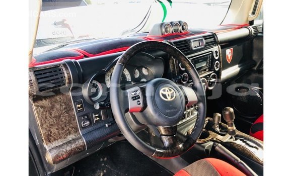 Acheter Import Voiture Toyota FJ Cruiser Noir à Import - Dubai, État d'Abia Acheter Import Voiture Toyota FJ Cruiser Noir à Import - Dubai, État d'Abia