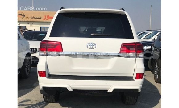 Acheter Import Voiture Toyota Land Cruiser Blanc à Import - Dubai, État d'Abia Acheter Import Voiture Toyota Land Cruiser Blanc à Import - Dubai, État d'Abia