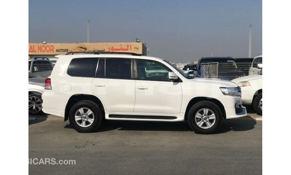 Acheter Import Voiture Toyota Land Cruiser Blanc à Import - Dubai, État d'Abia Acheter Import Voiture Toyota Land Cruiser Blanc à Import - Dubai, État d'Abia