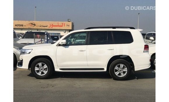 Acheter Import Voiture Toyota Land Cruiser Blanc à Import - Dubai, État d'Abia Acheter Import Voiture Toyota Land Cruiser Blanc à Import - Dubai, État d'Abia