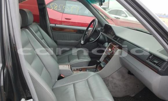 Acheter Neuf Voiture Mercedes-Benz E–Class Noir à Badagry, État de Lagos Acheter Neuf Voiture Mercedes-Benz E–Class Noir à Badagry, État de Lagos