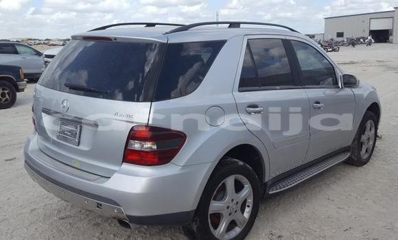 Acheter Neuf Voiture Mercedes-Benz ML–Class Gris à Badagry, État de Lagos Acheter Neuf Voiture Mercedes-Benz ML–Class Gris à Badagry, État de Lagos