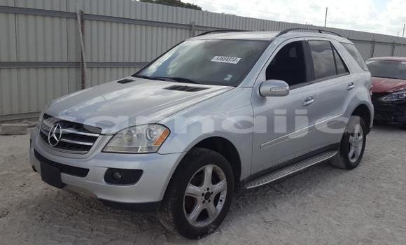 Acheter Neuf Voiture Mercedes-Benz ML–Class Gris à Badagry, État de Lagos Acheter Neuf Voiture Mercedes-Benz ML–Class Gris à Badagry, État de Lagos