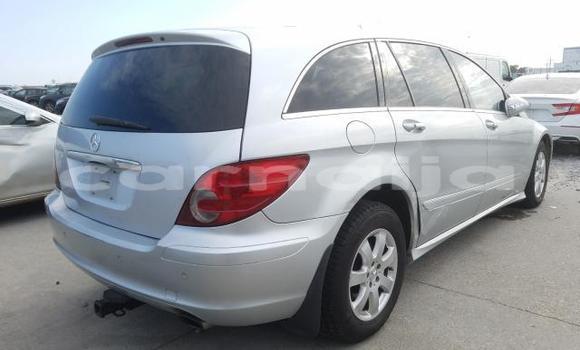 Buy New Mercedes-Benz R–Class Silver Car in Badagry in Lagos State Buy New Mercedes-Benz R–Class Silver Car in Badagry in Lagos State