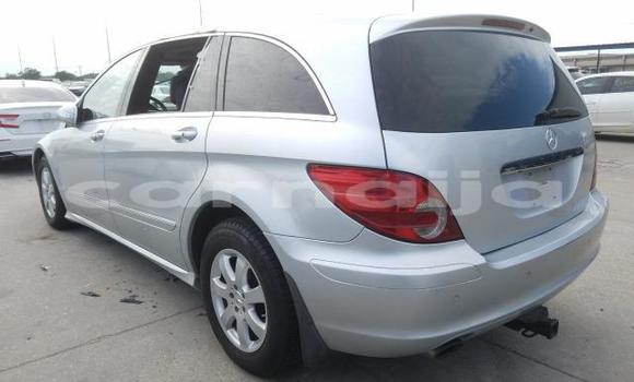 Buy New Mercedes-Benz R–Class Silver Car in Badagry in Lagos State Buy New Mercedes-Benz R–Class Silver Car in Badagry in Lagos State