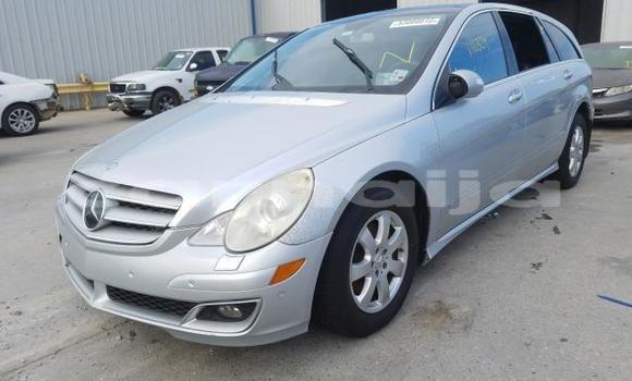 Buy New Mercedes-Benz R–Class Silver Car in Badagry in Lagos State Buy New Mercedes-Benz R–Class Silver Car in Badagry in Lagos State