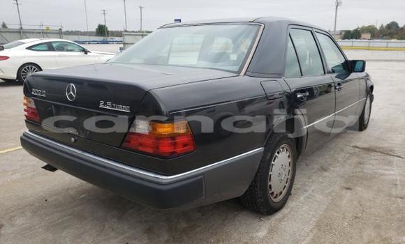 Buy New Mercedes-Benz 300CD Black Car in Badagry in Lagos State Buy New Mercedes-Benz 300CD Black Car in Badagry in Lagos State