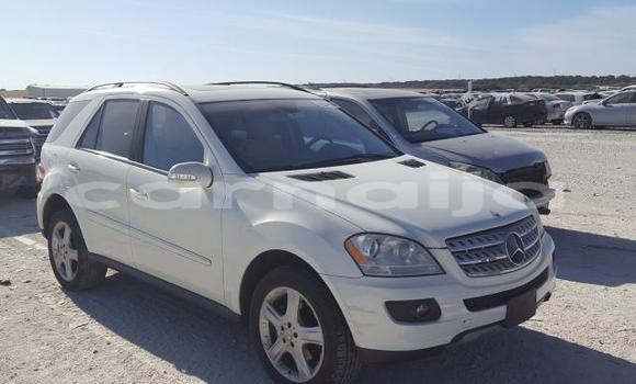 Buy New Mercedes-Benz ML–Class White Car in Badagry in Lagos State Buy New Mercedes-Benz ML–Class White Car in Badagry in Lagos State