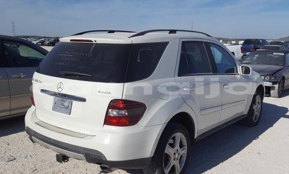Buy New Mercedes-Benz ML–Class White Car in Badagry in Lagos State Buy New Mercedes-Benz ML–Class White Car in Badagry in Lagos State