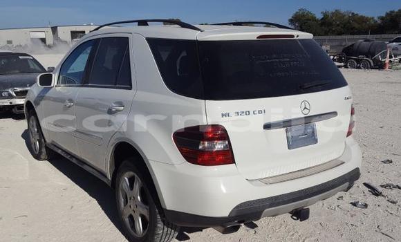 Buy New Mercedes-Benz ML–Class White Car in Badagry in Lagos State Buy New Mercedes-Benz ML–Class White Car in Badagry in Lagos State