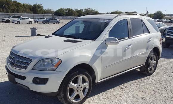 Buy New Mercedes-Benz ML–Class White Car in Badagry in Lagos State Buy New Mercedes-Benz ML–Class White Car in Badagry in Lagos State