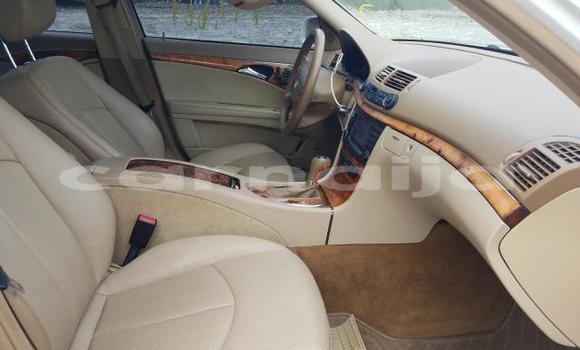 Acheter Neuf Voiture Mercedes-Benz E–Class Blanc à Badagry, État de Lagos Acheter Neuf Voiture Mercedes-Benz E–Class Blanc à Badagry, État de Lagos